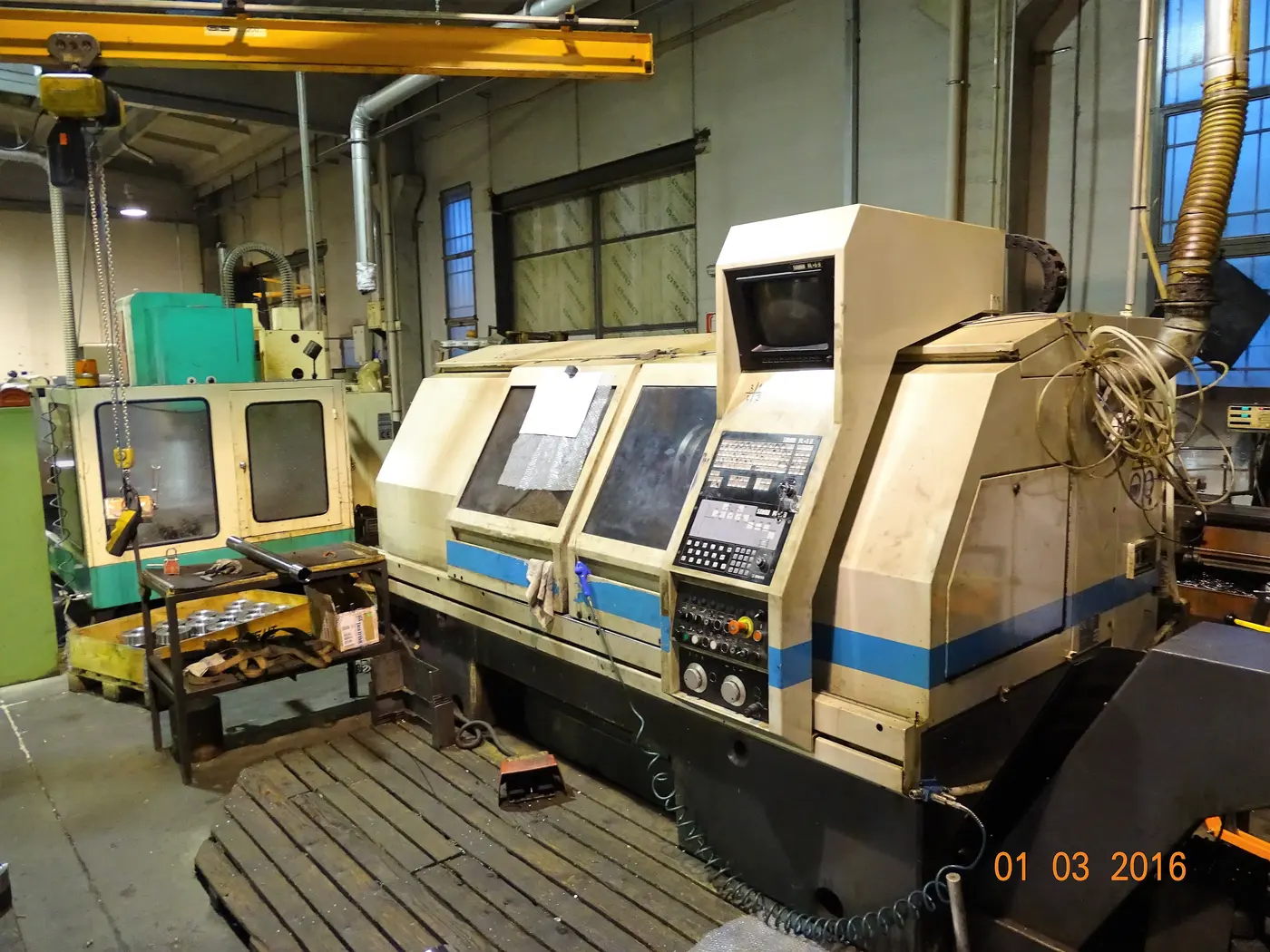 Tornio CNC nell'officina Puviani SRL